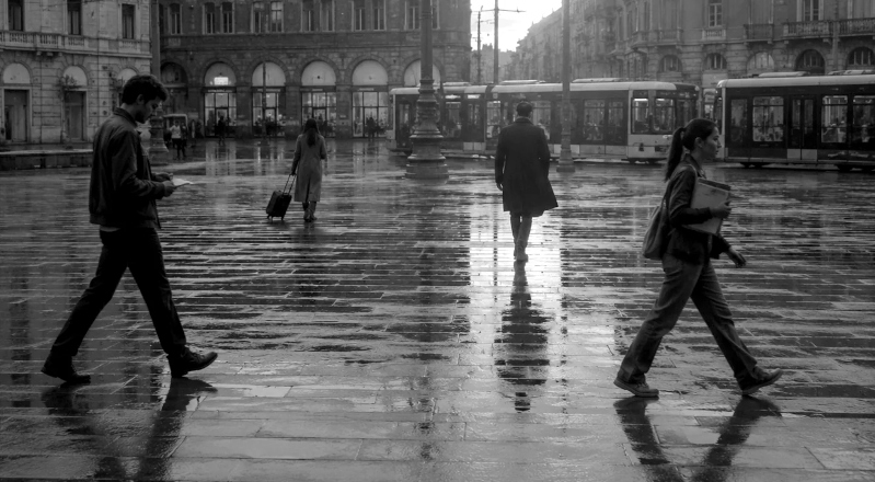 Prima che facesse sera, in libreria